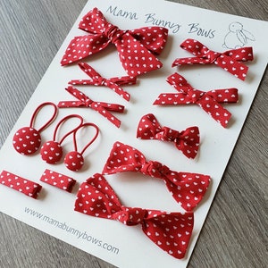 Arc de cheveux rouge et blanc cœurs, bandeau de bébé fille, pinces à cheveux de fille en bas âge, bobbles en queue de cheval, arc de cheveux de la Saint-Valentin, pinces à cheveux de cœur