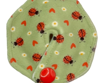 Spring Green Ladybird Tubie Pad voor voedingssonde/suprapubische katheter