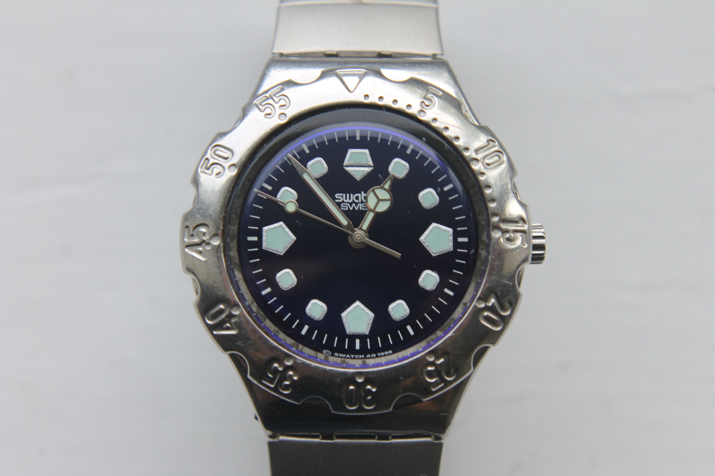 スウォッチ 　IRONY SCUBA IRONY SCUBA 200 CHRONO | Swatch®
