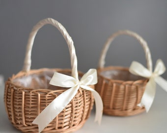 Simple Bridesmaid Basket, Wicker Basket Flower Girl, Wedding basket for flower girl, Modern Decorated Flower Girl Basket, Boho Flower Girl