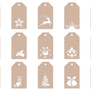 Pu&ograve; includere: Set di 18 etichette regalo in carta marrone con vari ritagli a tema natalizio, tra cui una stella, una renna, un fiocco di neve, un pupazzo di neve, guanti, un angelo, una campana, un ornamento, Babbo Natale, una calza, un albero di Natale e agrifoglio.