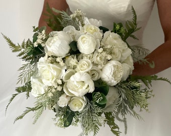 The exquisite luxury artificial ivory wedding bouquet, bridemaid, boutonnière, flower crown, flower wand