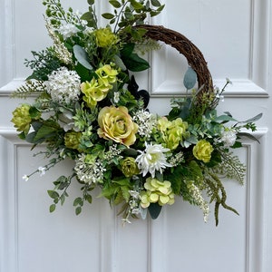 Luxury year round artificial wreath, white and green year round 3/4 wreath