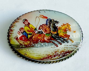 authentic Fedoskino brooche hand painted on mother of pearl, winter horse carriage motif, vintage 1980s