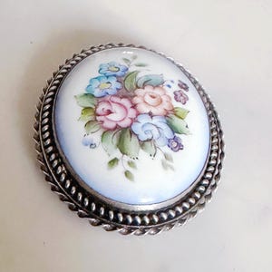 Vintage Rostov Finift Emaljbrosch Handmålad Blommig Filigran Ryssland 1960-talet