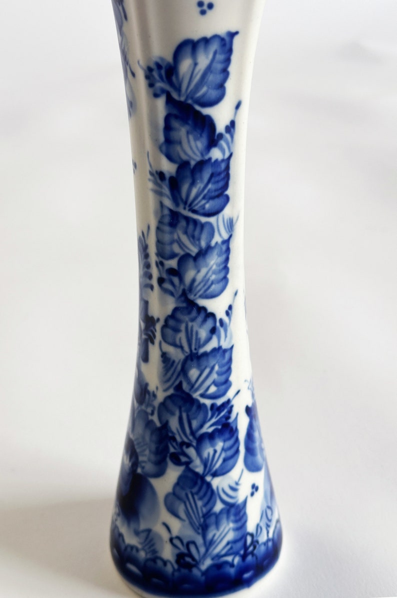 raro vaso in porcellana Gzhel con piano a petali, vintage anni '80 immagine 3