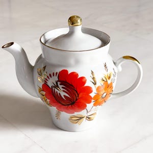 Baranovska Porcelain teapot, rare, hand painted, vintage USSR 70s
