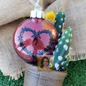 Adorno Bichota, Adorno Karol G, Esferas de Karol G, Regalos de Navidad Karol G, Regalos de Navidad