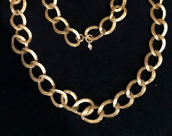 Gold Tone Embossed Chunky Chain Link Necklace