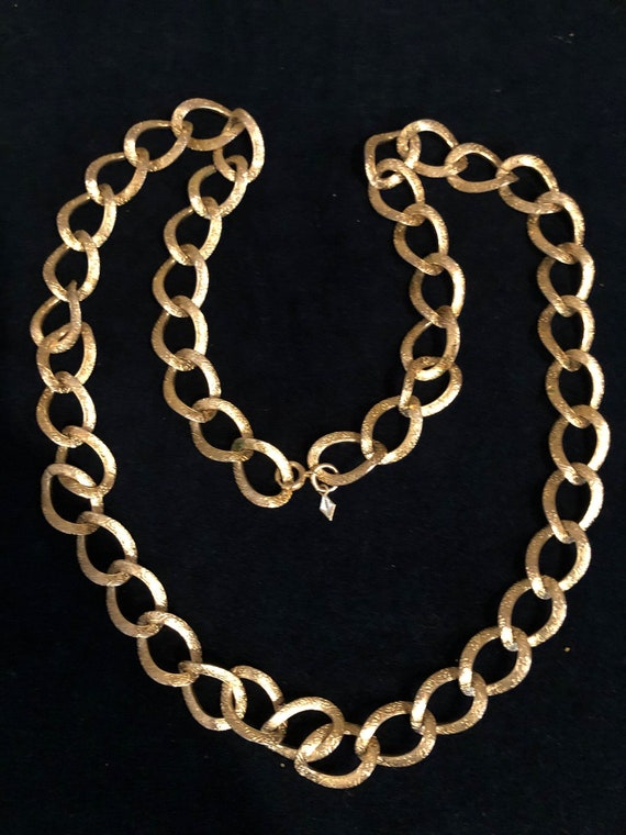 Gold Tone Embossed Chunky Chain Link Necklace