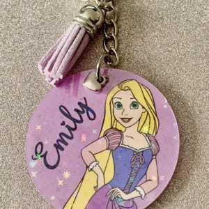 Rapunzel, chaveiro personalizado inspirado na Disney. Presente de novidade feito à mão!