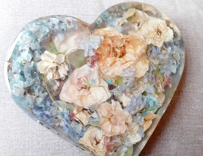 Fresh Flower Resin Preservation Side Standing Heart / Bookend Wedding