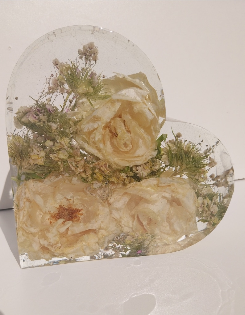 Fresh Flower Resin Preservation Side Standing Heart / Bookend Wedding