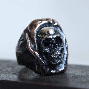 Bold Rebellion: Solide Skull-inspirierte Ring-Kollektion für Skull-Enthusiasten 40 Gr.