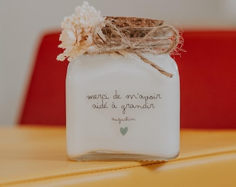 Bougie bouchon de liège personnalisée maîtresse/nounou/atsem 120ml avec fleur séchées transpa