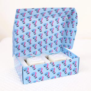 Coffret surprise annonce grossesse mamie, papi, tata, tonton coffret deux bougies personnalisées
