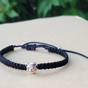 Pulsera Moda Mujer-Hombre GATO hecha a mano con hilo nylon chino. Proteccion. Joyas. Hilo Pet DElicate Knot Cat lover gift.