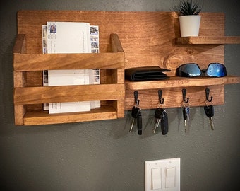 Key and mail organizer