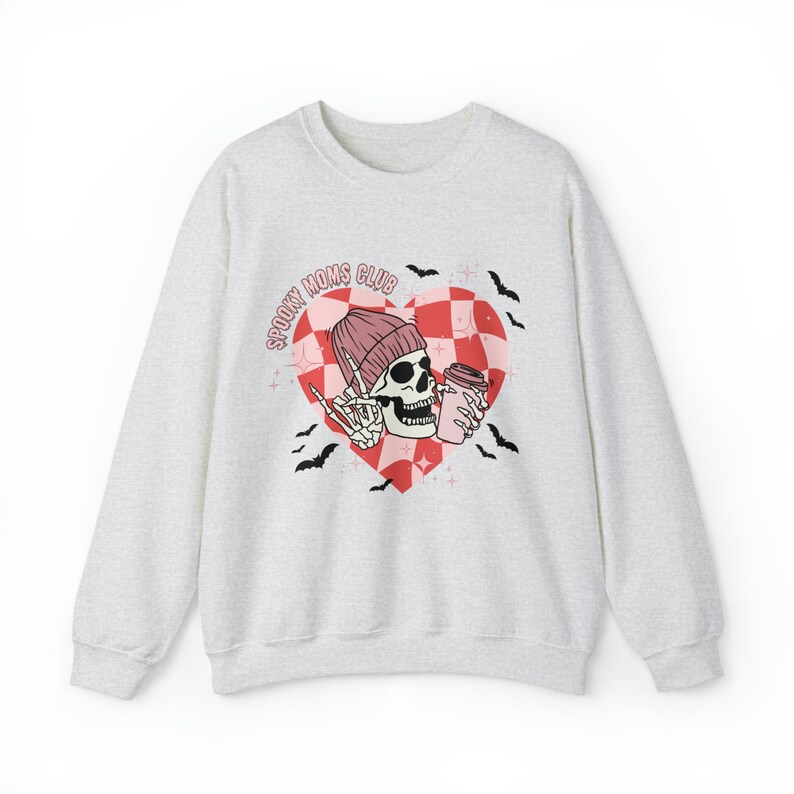 Col ras du cou Spooky Moms Club, sweat-shirt Spooky Moms Club, chemise maman effrayante, chemise maman Halloween, chemise maman gothique, chemise maman Emo, chemise squelette image 3