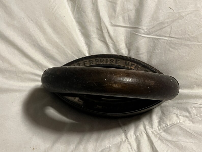 Antique Enterprise Mfg Co Sad Cast Iron With Wood Handle Philadelphia