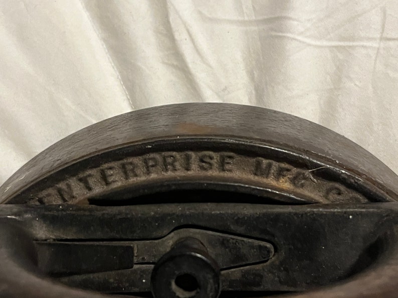 Antique Enterprise Mfg Co Sad Cast Iron With Wood Handle Philadelphia