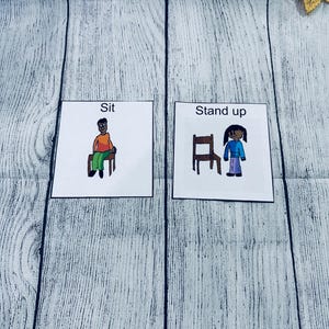 Afroamericano 2 colori della pelle, carte stand-sit Stampa grande download digitale, bambino Montessori in età prescolare, insegnante, logopedia per autismo