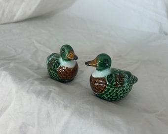 Salière et poivrière en céramique vintage Ducks