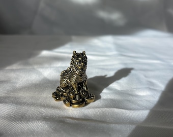 Figura de perro Foo de latón vintage