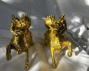 Par vintage de estatuas Qilin de latón (criaturas del Feng Shui) y perros Foo