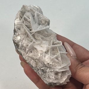 Bladed Calcite Flower Cluster | UV Reactive Pink Fluorescence | China | 10.1 cm