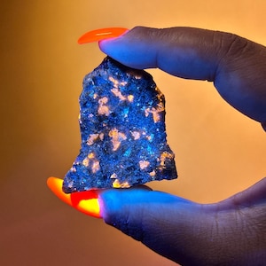 Yooperlit Syenitrik sodalit, Lake Superior, Michigan, UV-bergarter, 5,0 cm