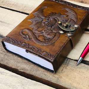 Diario in pelle fatto a mano, bellissimo quaderno personale con drago in rilievo per collage, libro delle ombre, libro di poesie, album da disegno