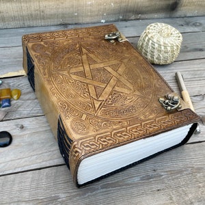600 Seiten großes Lederbuch, Pentagramm Journal, Zauberbuch Book of Shadows Leder Grimoire Journal Skizzenbuch Valentinstag Geschenk für ihn