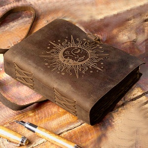 Handgemachtes Papier Leder Journal - Leder Mond geprägt Göttin Journal - Zauberbuch der Schatten, Journaling, Scrapbooking, Geschenke für Freundin