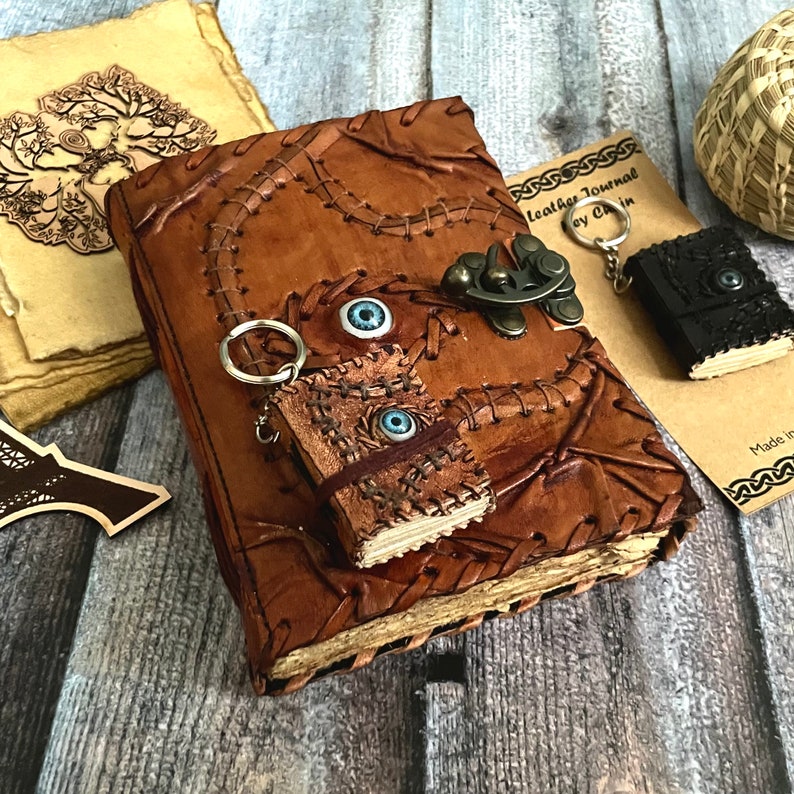 hocus pocus Mini Keychain