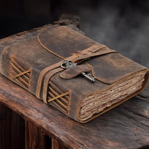 Handgefertigtes Vintage Lederbuch - Leeres Zauberbuch der Schatten, Grimoire-Journal, Reiseschreibens-Notizbuch, Büttenrand-Papierschloss