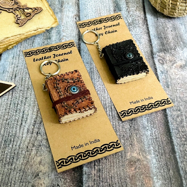hocus pocus keychain, hocus pocus witches, hocus pocus book, hocus pocus inspired spell book