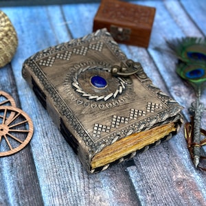 Geprägtes Leder Grimoire Journal: Lapis Lazuli Stein, Vintage Schloss