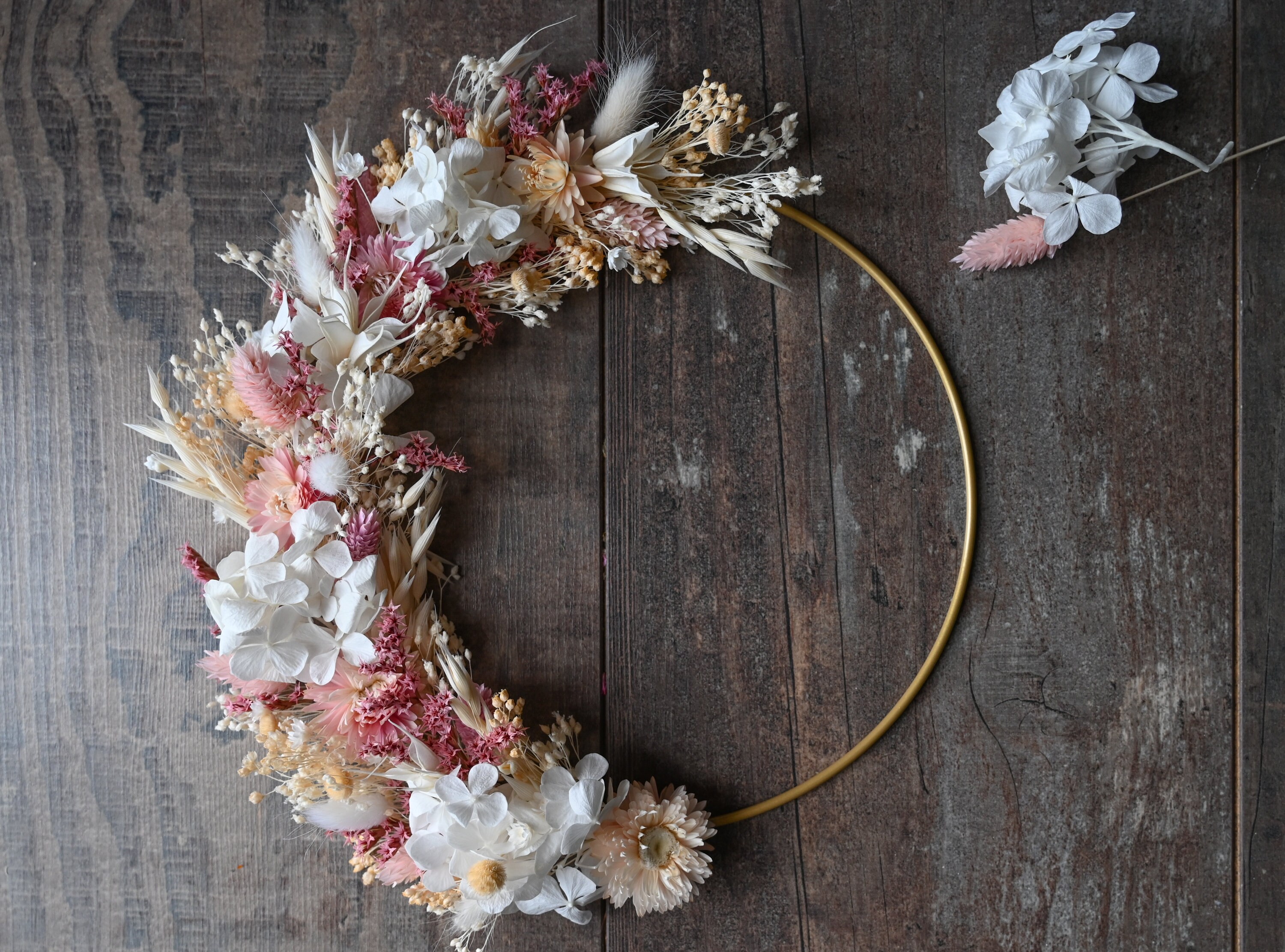 Couronne de Fleurs Séchées Suspension Porte Décoration Florale Idée Cadeau Femme Chambre d'enfant Ec