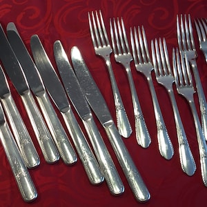 Pendant Pattern Silver Plated Cutlery Flatware Simon L And George H Rogers Company A Plus Vintage Pieces For Replacement Or To Start Yours