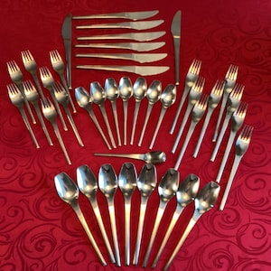 40 Pieces Of IIC Danish Style Stainless Steel Japan Flatware Set 8 Place Setting Total Very Unique Design