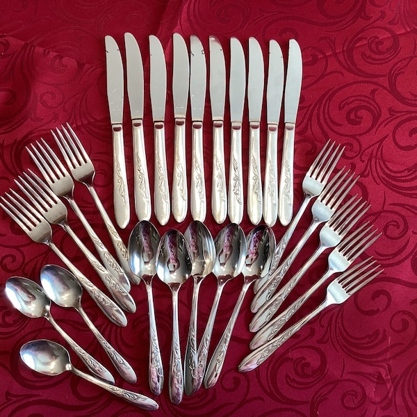 Vintage Carlton Silver plate 1957 Cherie Pattern 27 Pieces