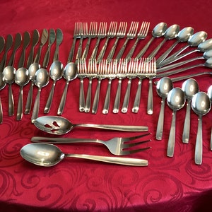 51 Pieces Of Cambridge Stainless Ascend Mirror Pattern 8 Place Setting Flatware Cutlery Excellent Condition Full Set