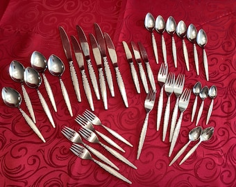 35 delar vintage Venetia-mönster Oneida Community högkvalitativa rostfria bestick Silvergods Mycket dekorativa detaljerade kanter