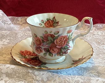 Royal Albert Centennial Rose patroon elegante thee kop en schotel