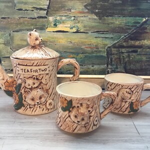 Service à thé pour 2 personnes avec couvercle en céramique vintage avec poignée en forme de tête de chaton / 2 tasses à thé et théière Les tasses ont également des têtes de chaton sur les côtés