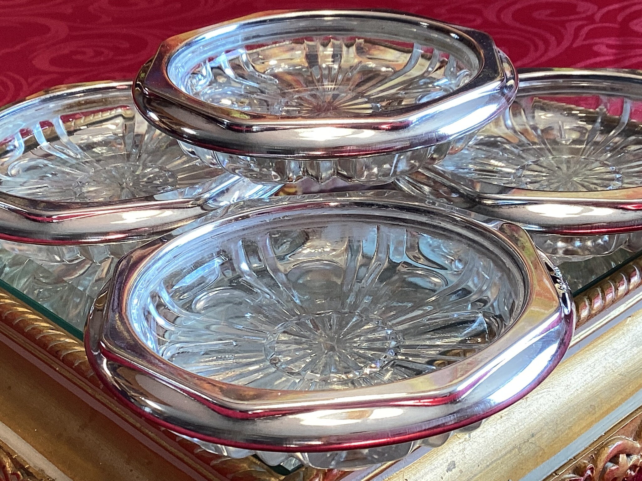 シルバーメッキとクリスタルのヴィンテージコースター。8面長方形の縁