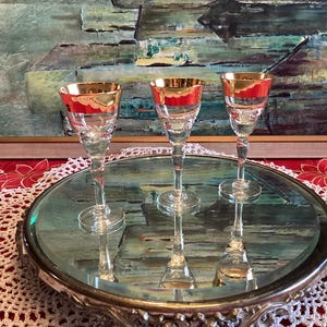 Crystal Footed Liquor / Shot Glasses Gold Rimmed And Gold Lines