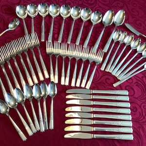 51 Art Deco-delar av Kung Arthur-mönster 1941 AA Tungt Oneida Limited Silverware Bestick