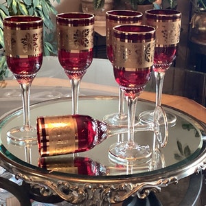 Elegant Vibrant Red With Thick Gold Rims Displaying Grapes Cocktail / Wine / Liqueur Glasses
